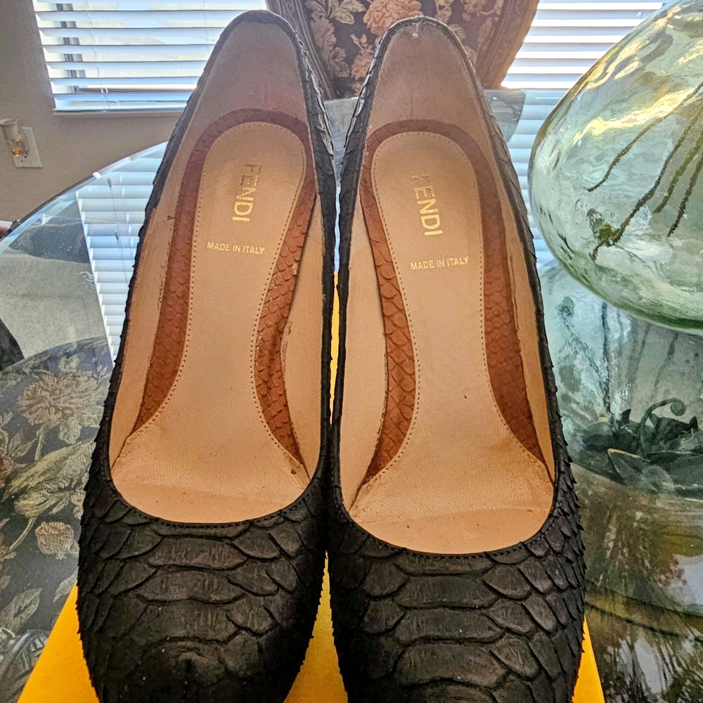 Fendi Black Textured Women's Heels - Picture 2 of 12